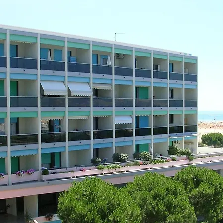 Apartment Beachfront In With Pool Bibione