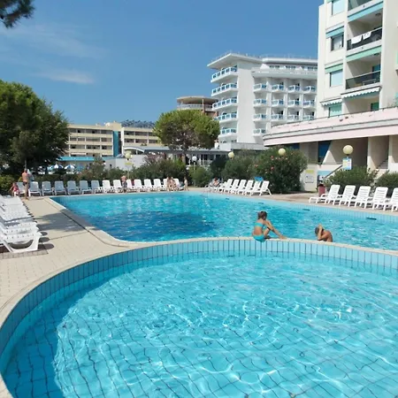 Apartment Beachfront In With Pool Bibione